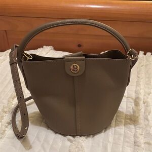 Elegant Brown Bucket Bag